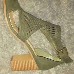 (2 for $20) green heels/Sandals